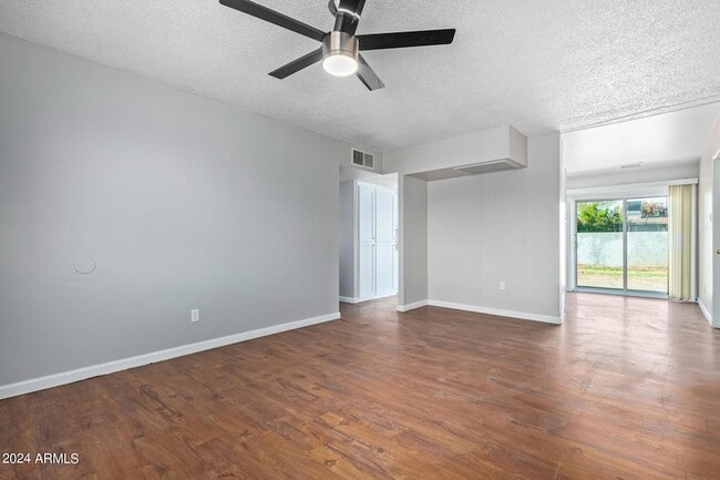 Building Photo - 6134 W Mulberry Dr