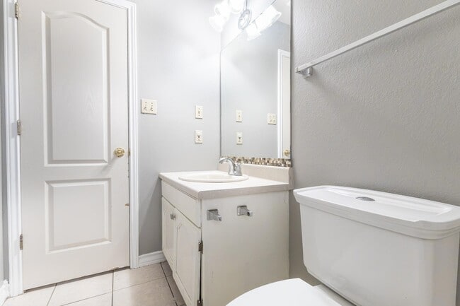 Building Photo - 312 Cambridge Loop