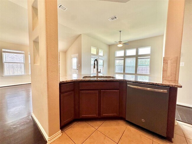 Building Photo - 8250 Arezzo Dr