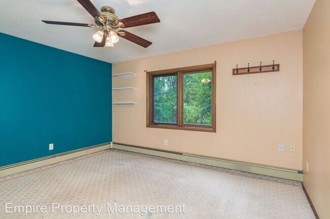 Building Photo - 3 br, 2 bath House - 845 Birch Hill Road