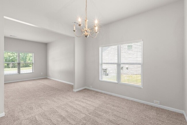 Building Photo - 3013 Spring Creek Dr