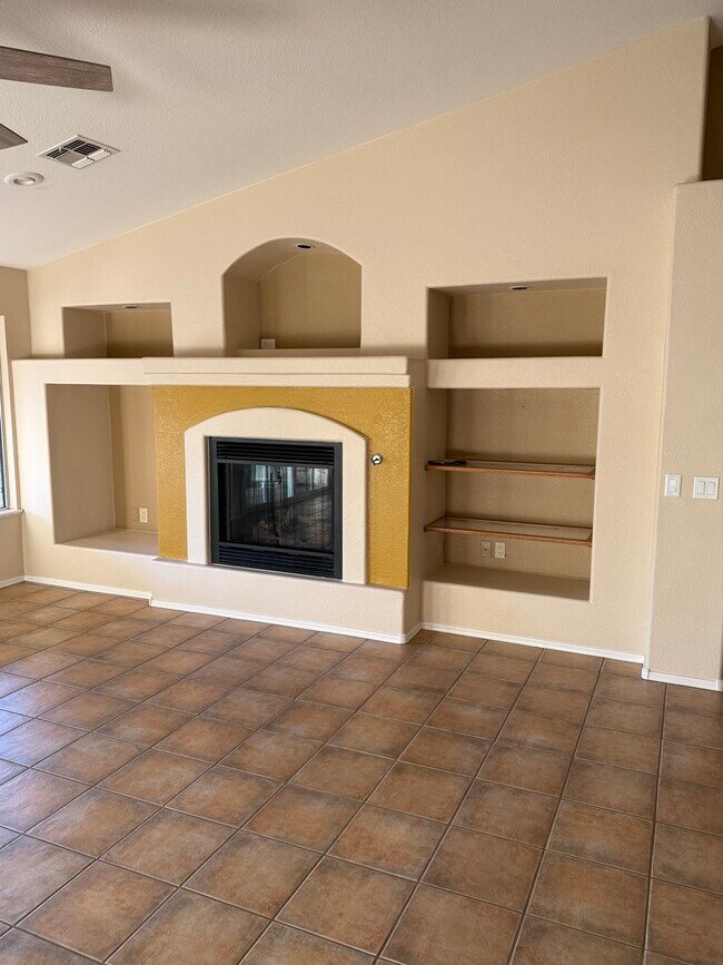 Building Photo - 2384 E Bonita Canyon Dr