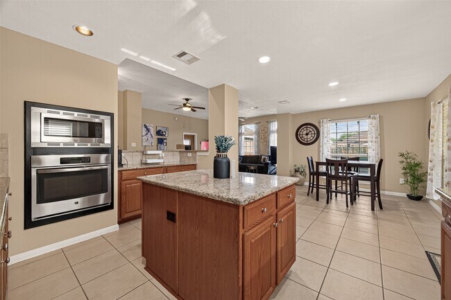 Building Photo - 6518 Palo Duro Dr