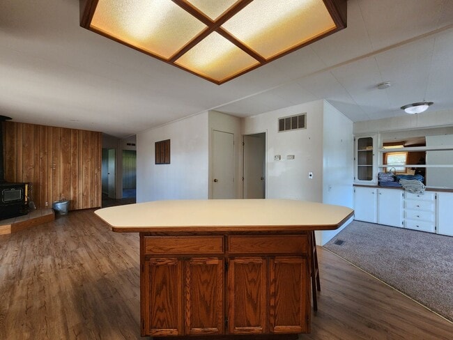 Building Photo - Penngrove Mobile Home on a Country Property