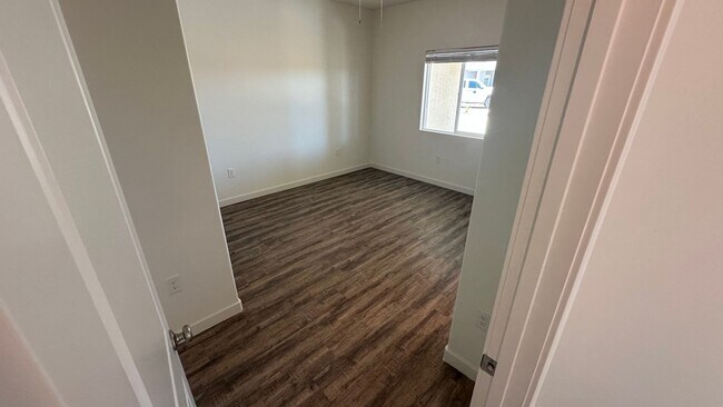 Building Photo - Coyote Run Duplexes 6000