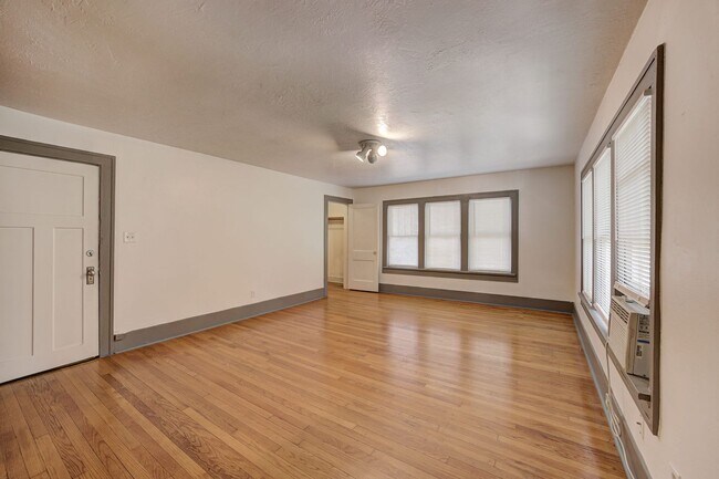 Building Photo - Studio in Norman near OU!