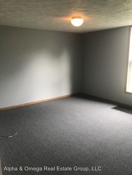 Building Photo - 146 S Main St