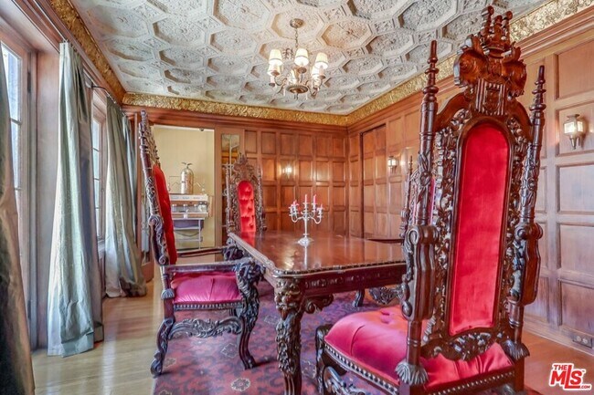 Building Photo - 642 S Bronson Ave