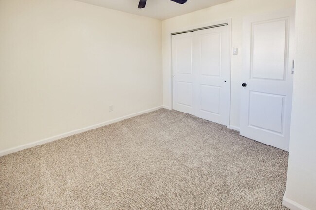 Building Photo - 2625 Harvard Dr