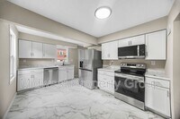 Building Photo - 618 Wesley Ave