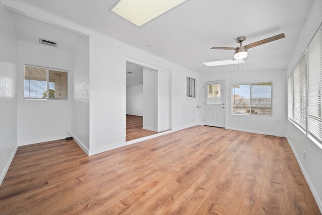 Building Photo - 570 S Yaqui Dr