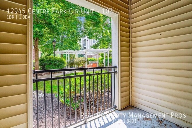 Building Photo - 12945 Centre Park Cir