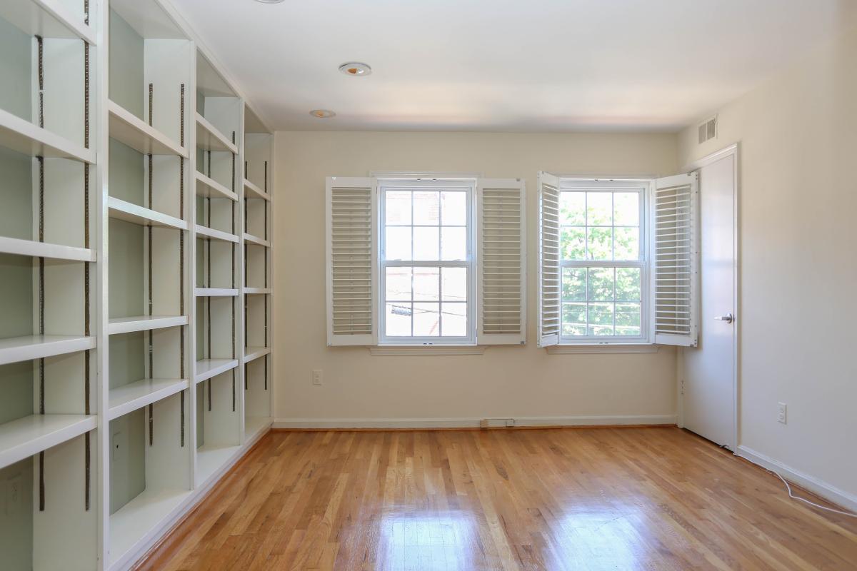 Building Photo - 1729 Corcoran St NW