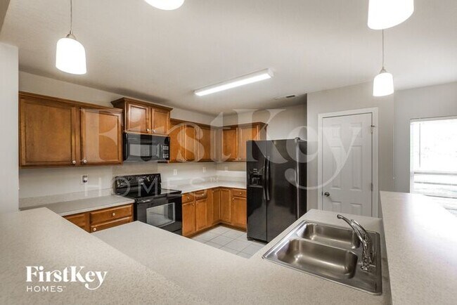 Building Photo - 11618 Village Pond Dr