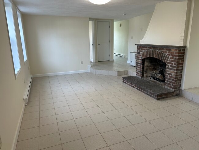 Building Photo - 182-186 Marlborough St