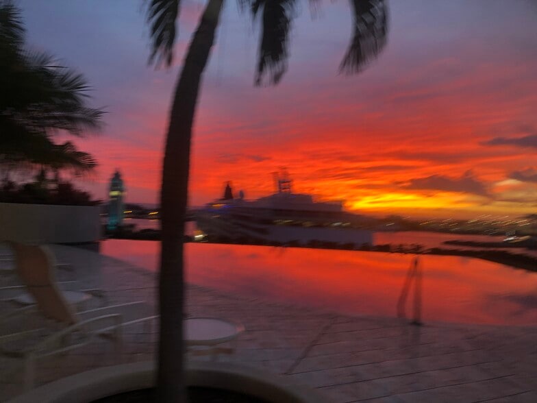 Building Photo - 66 Queen St