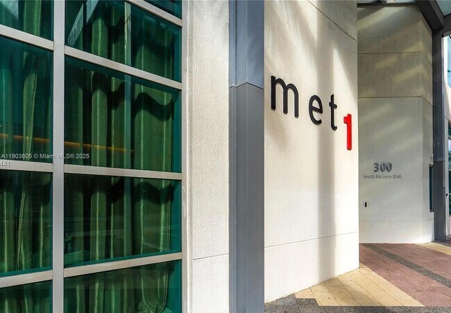 Building Photo - 300 S Biscayne Blvd