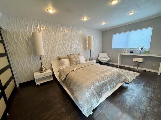 Building Photo - 423