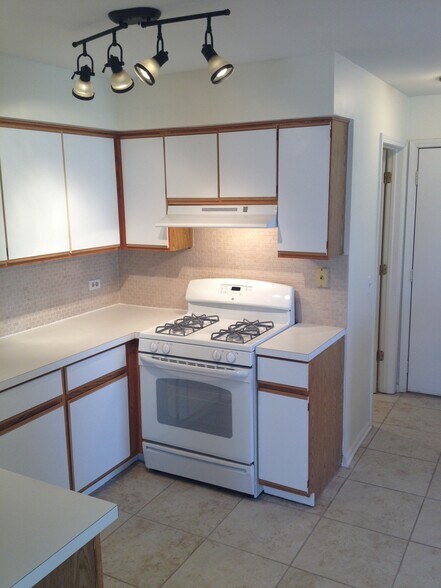 Building Photo - 1150 Coldspring Rd