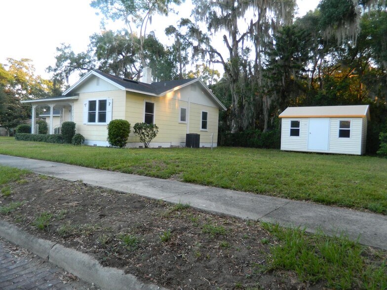Detached storage - 1034 Monroe St