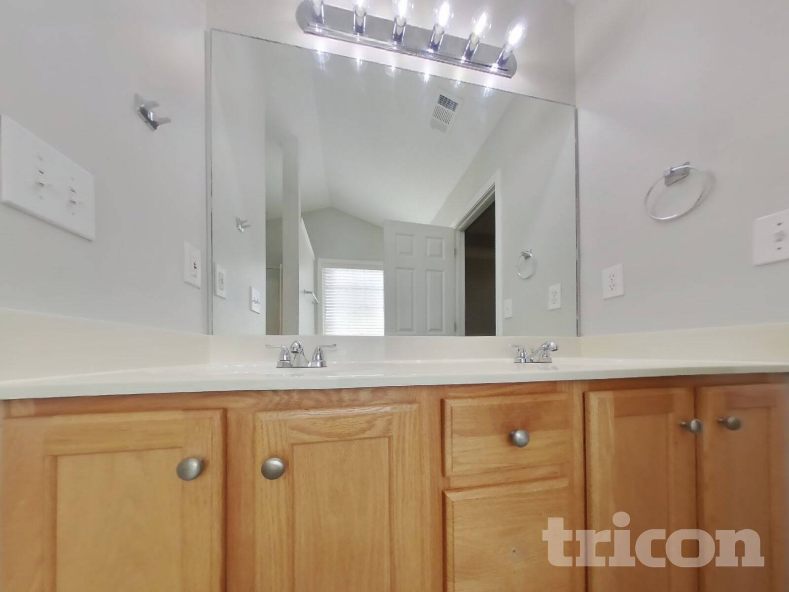 Building Photo - 62 Edith Ln