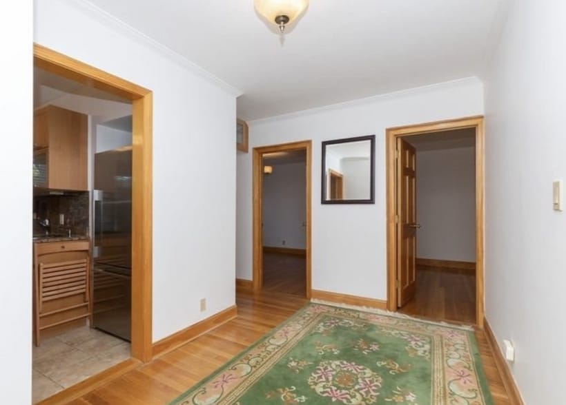 Entryway - 60 Sutherland Rd