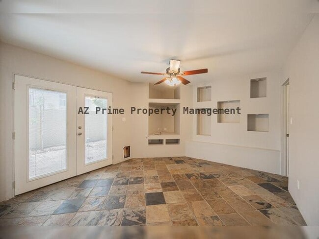 Building Photo - 4922 N 42nd Way
