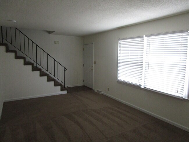 Building Photo - 3109 Pioneer Dr