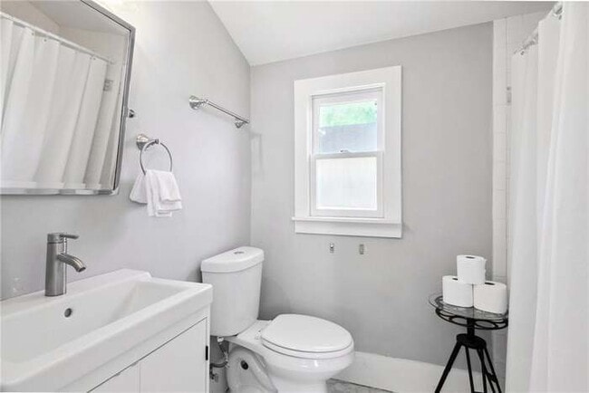 Building Photo - 2409 D'Abadie St