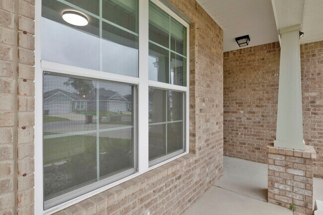 Building Photo - 5402 Parkside Dr
