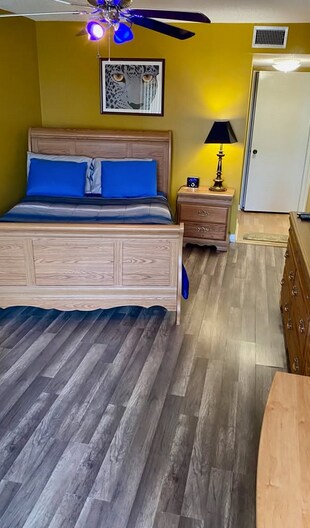 Furnished breroom - 4902 38th Way S
