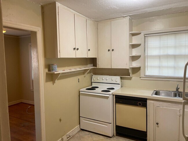 Building Photo - 108 Calhoun Rd