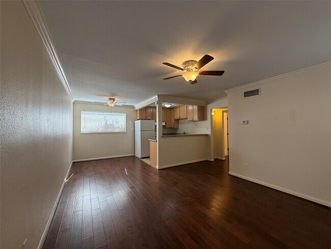 Building Photo - 1530 Heights Blvd