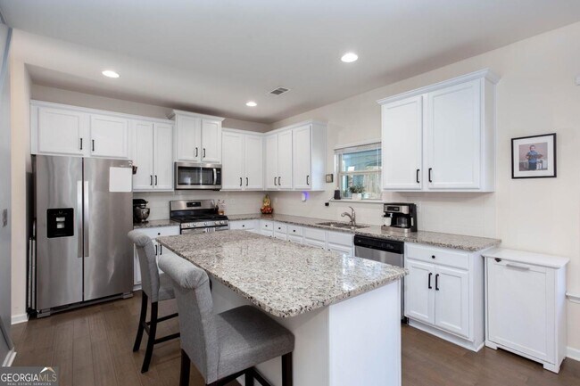 Building Photo - 7999 Dawson Ln