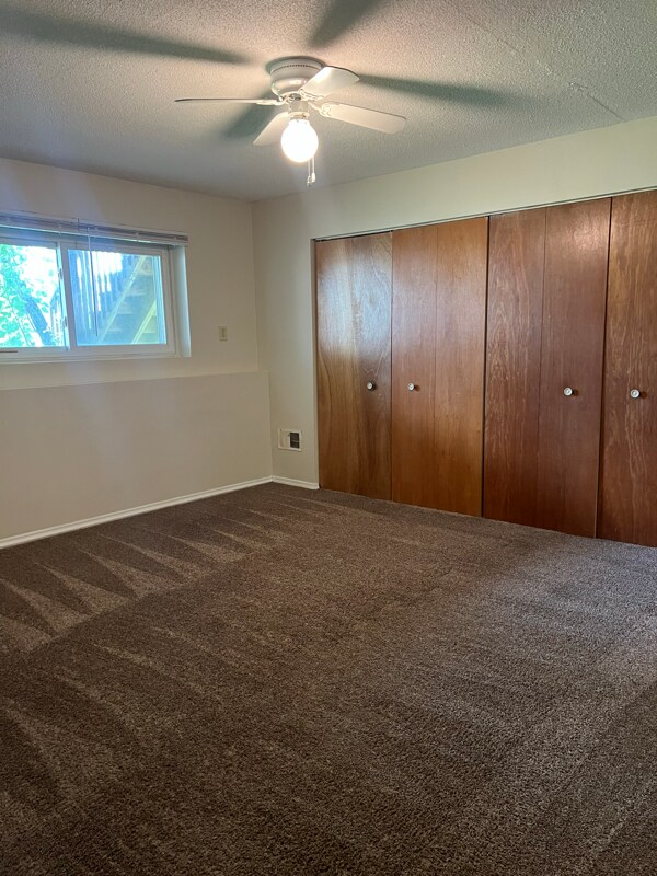 Building Photo - 1530 Larpenteur Ave E