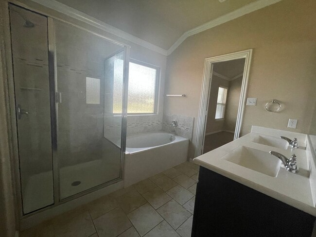 Building Photo - 6401 Alabaster Dr