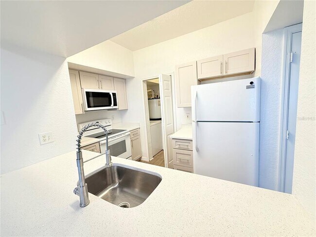Building Photo - 2314 Mid Town Terrace