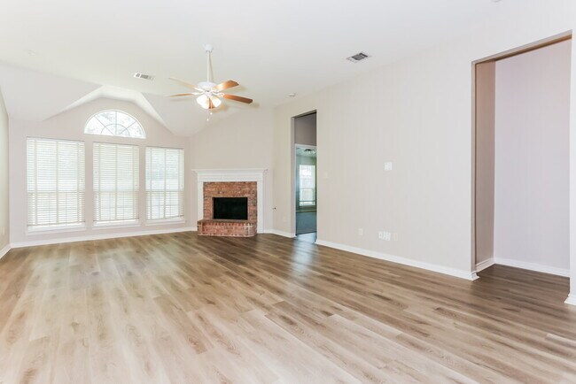 Building Photo - 1407 Oxford Dr