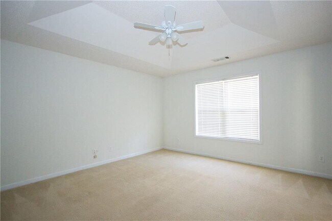 Building Photo - 2804 James Henry Dr