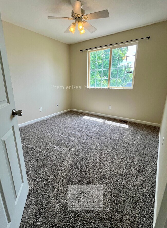 Building Photo - 7722 Barn Owl Dr