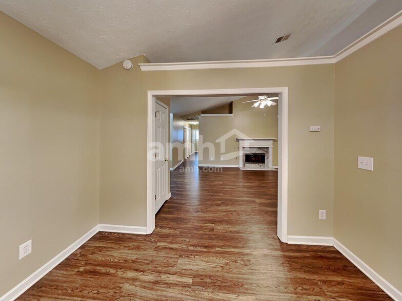 Building Photo - 3301 Freedom Landing NW