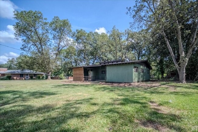 Building Photo - 410 Hardeman Ave