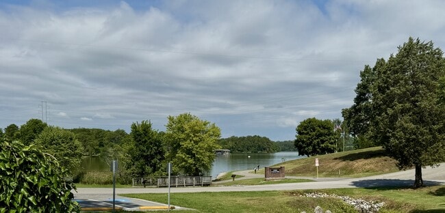 Building Photo - 610 Old Slag Rd