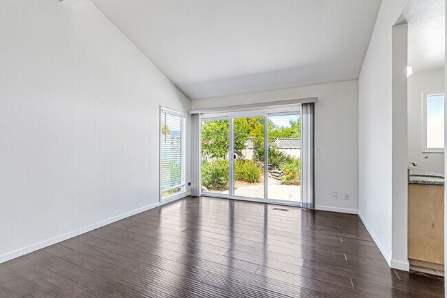 Building Photo - Saratoga Gem - 4BR Home Open Floor Plan & ...