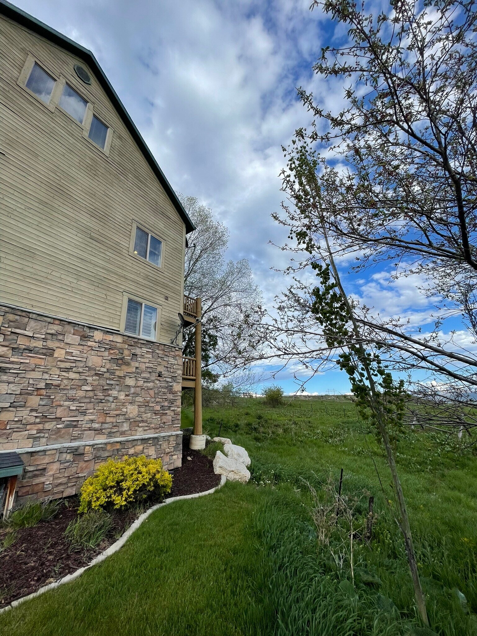 Building Photo - 3524 N Fox Run