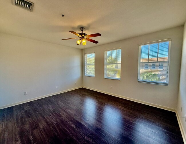 Building Photo - 870 Marina Del Ray Ln