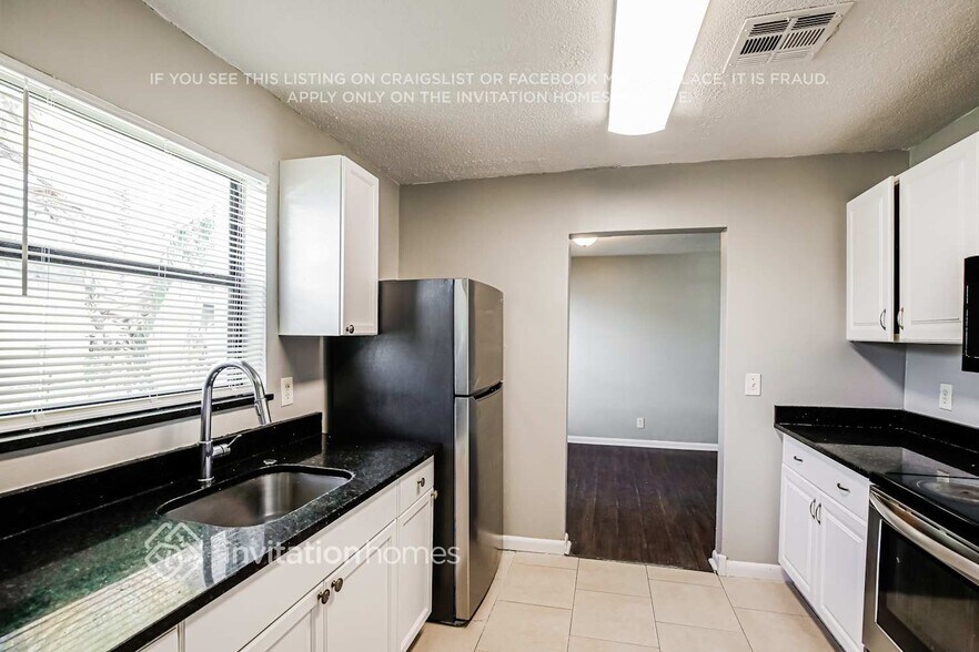 Building Photo - 5644 Snead Cir