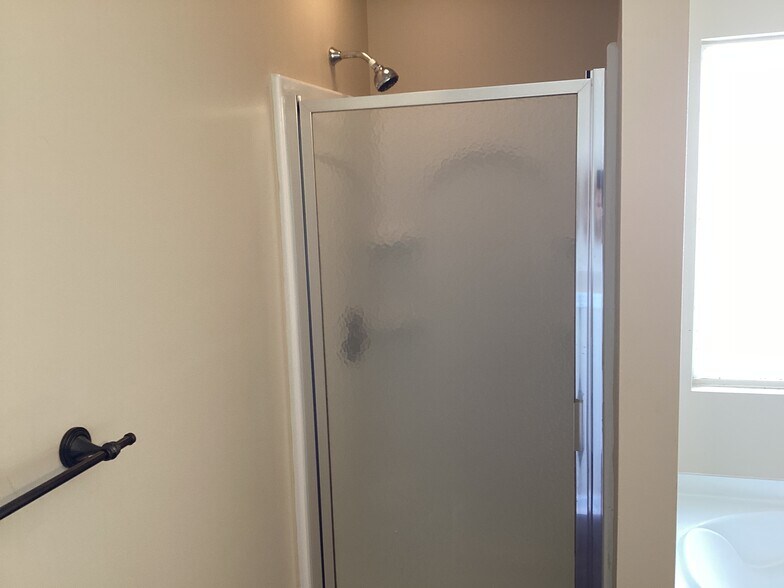 Building Photo - 1018 Skillbeck Rd