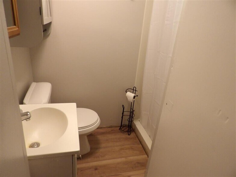 Building Photo - 9777 State Rd