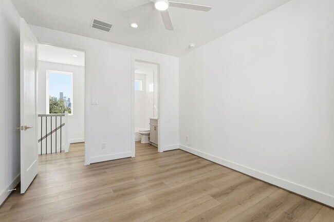 Building Photo - 3830 Wilmer St